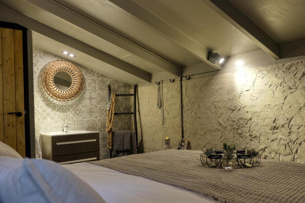 Lodge In Een Bosrijke Omgeving Met Hottub & Sauna Opt Rheezerveen Eksteriør billede
